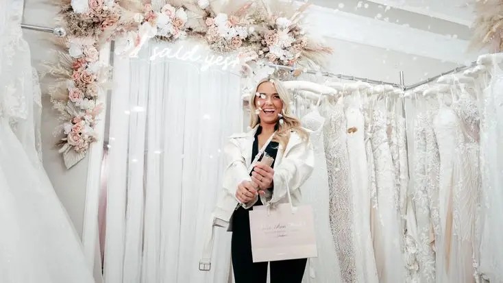 Who Should I Bring to My Bridal Appointment?. Desktop Image